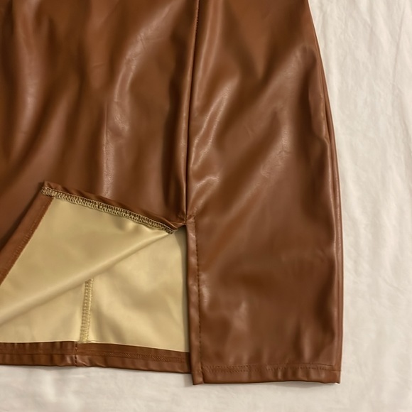 Windsor Slay It With Style Mini Skirt black size small
Size: S - Picture 6 of 10